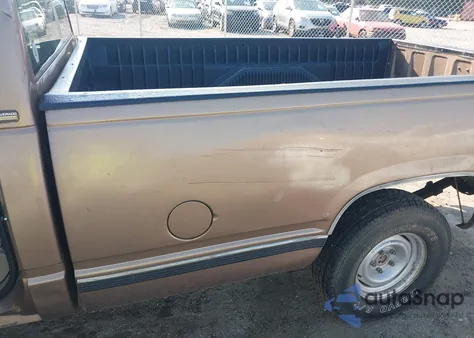 1997 Chevrolet Gmt-400 C1500 z USA, uszkodzony, nr VIN 1GCEC14MXVZ255225